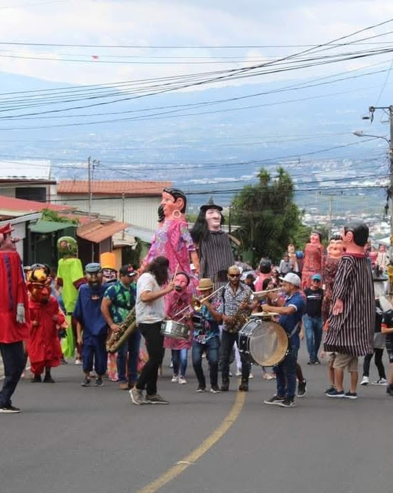 Mascarada y Cimarrona Los Brujos